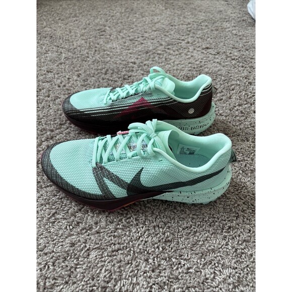 Nike Kiger 10 Mint Foam Burgundy Seaweed Sneakers FV3929-301 Size 11 Mens New
